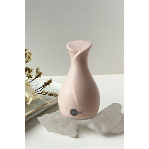 SkinInc Sculpting & Depuffing CRYO-ICE SAKE ROLLER Pink to White - Sealed & New - Picture 1 of 5